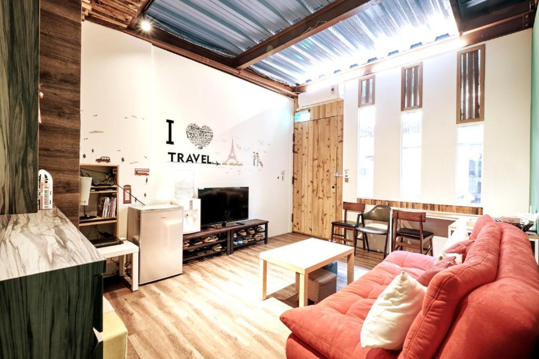 小黑琵416輕旅 Little Happy Hostel Tainan Exterior photo